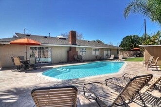 331 E Bluebell Pl in Anaheim, CA - Building Photo - Building Photo