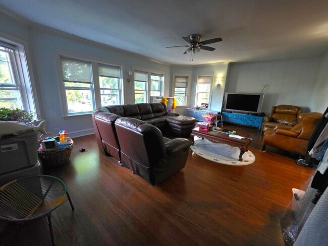 6420 N Artesian Ave in Chicago, IL - Building Photo - Building Photo