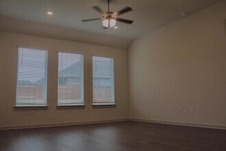 2245 Leppy Ln in Leander, TX - Foto de edificio - Building Photo