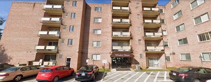 Windsor House Apartments- 55+ in Baltimore, MD - Foto de edificio - Building Photo