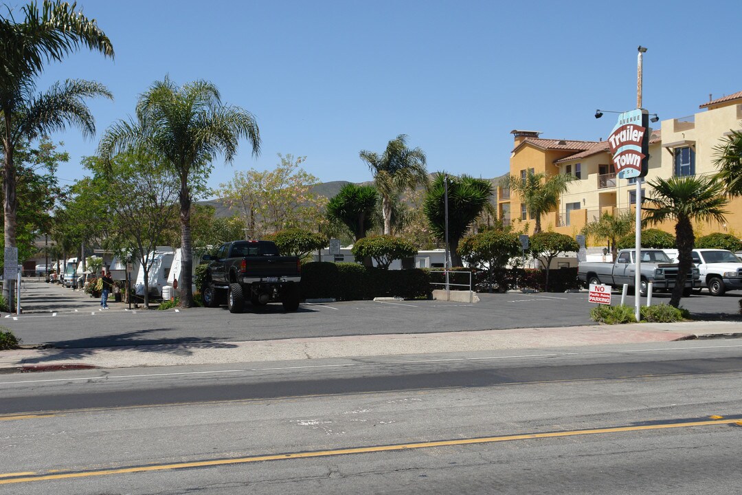 251 N Ventura Ave in Ventura, CA - Building Photo