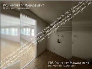 1559 E Flower Cir in Mesa, AZ - Building Photo - Building Photo