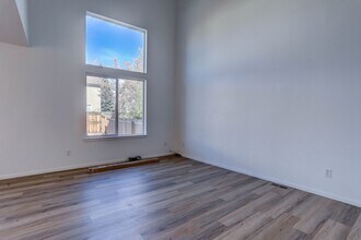 561 W 114th Pl in Northglenn, CO - Building Photo - Building Photo