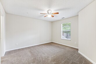 Columbia Wood in Newnan, GA - Foto de edificio - Building Photo