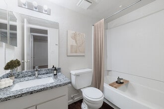 Madison Pointe in College Station, TX - Building Photo - Building Photo