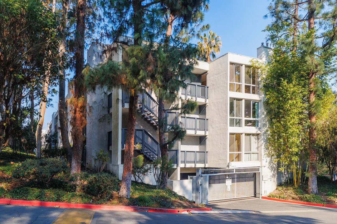 The Estates Condominium in Rolling Hills Estates, CA - Building Photo