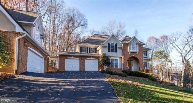 property at 2082 Hunters Crest Way