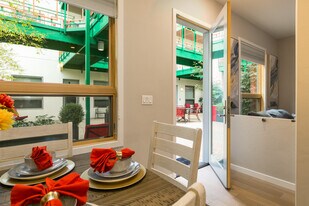 3600 Central Ave SE in Albuquerque, NM - Building Photo