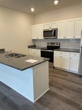 4616 Commerce St in Temple, PA - Foto de edificio - Building Photo