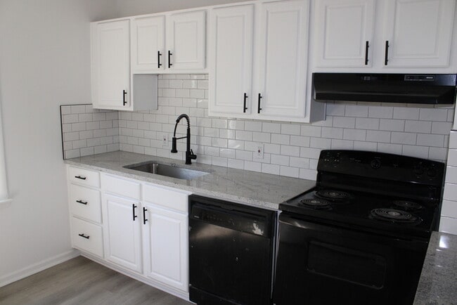 property at 713 N Sunset Dr