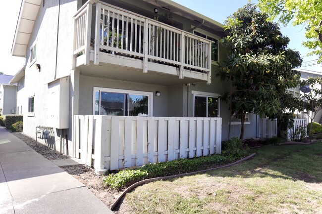 property at 4528 Thornton Ave
