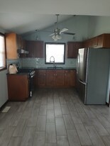 111 Plymouth Ave S in Mattydale, NY - Building Photo