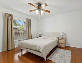 13885 Sheffield St in Wellington, FL - Building Photo - Building Photo
