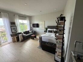 1125 10th Ave N, Unit 504 in Nashville, TN - Building Photo