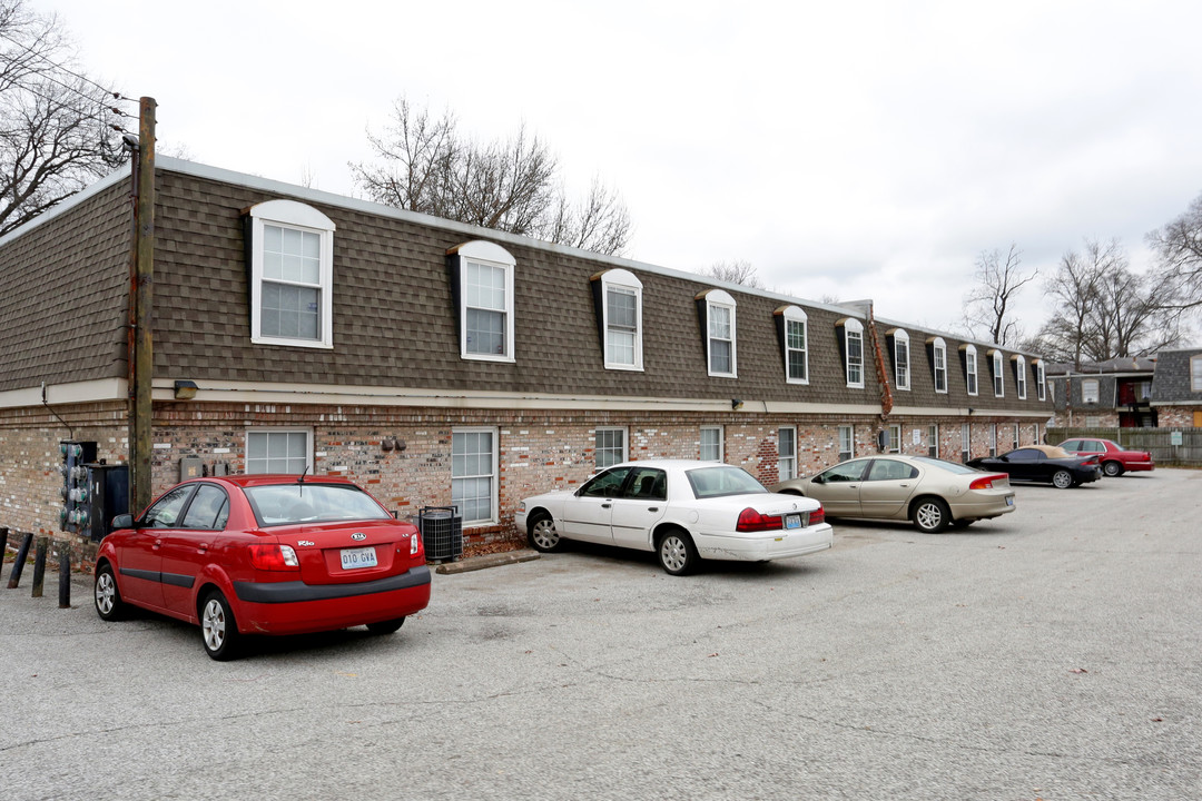 Chapel Hill Apartments in Louisville, KY - Foto de edificio