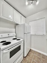 10 NW 77th St in Miami, FL - Building Photo - Building Photo