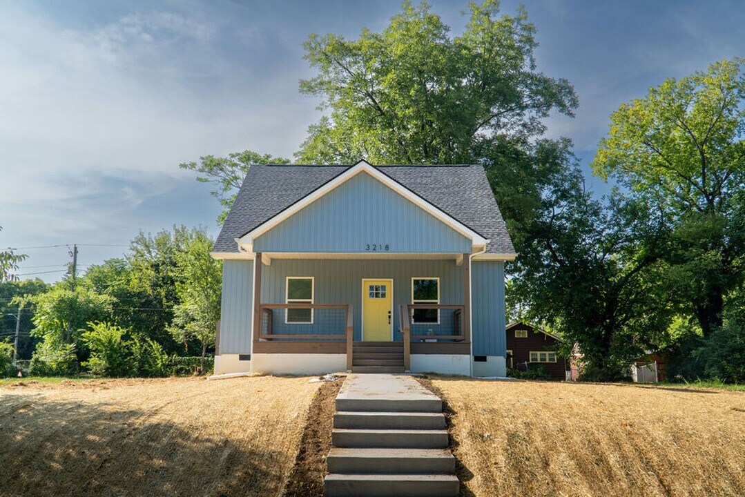 3218 Linden Ave in Knoxville, TN - Building Photo