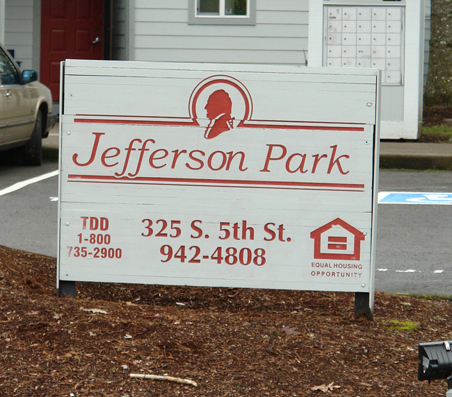 Jefferson Park Apartments in Cottage Grove, OR - Building Photo - Building Photo