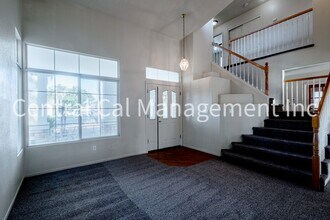 4000 Mariana Way in Bakersfield, CA - Building Photo - Building Photo