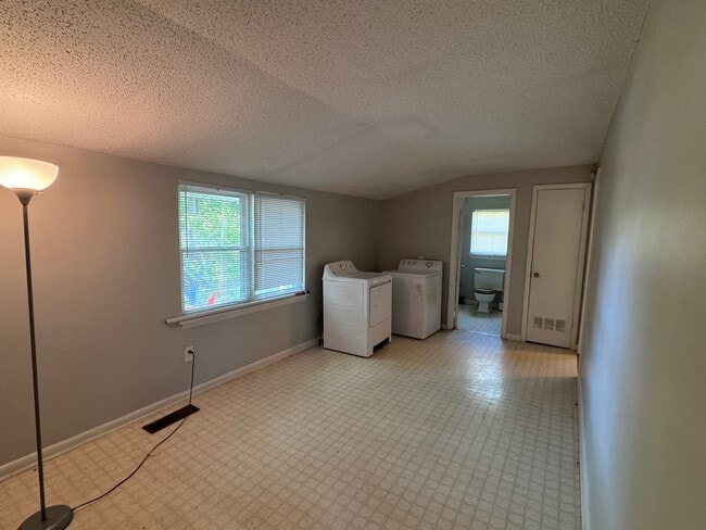 property at 816 W 45th St