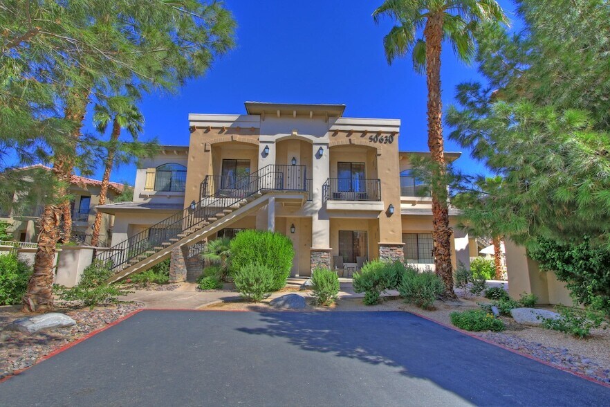 50630 Santa Rosa Plz, Unit 8 in La Quinta, CA - Building Photo