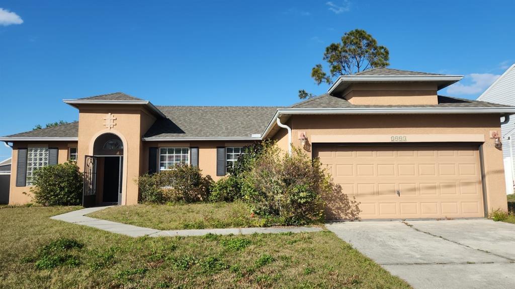 1003 Pantheon Dr in Kissimmee, FL - Building Photo