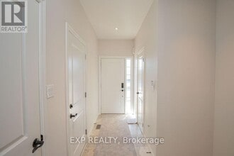 33 Dunrobin Ln in Grimsby, ON - Building Photo - Building Photo