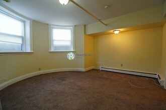 230 Fuller St, Unit A in Boston, MA - Building Photo - Building Photo