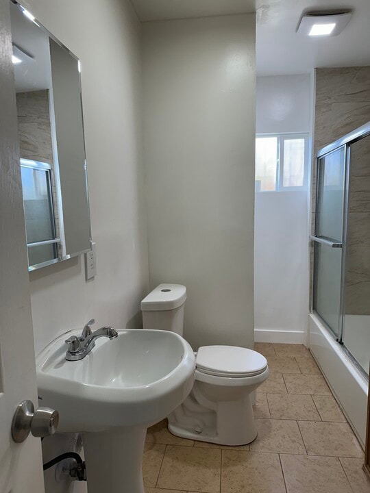 3668 W 104th St in Inglewood, CA - Building Photo