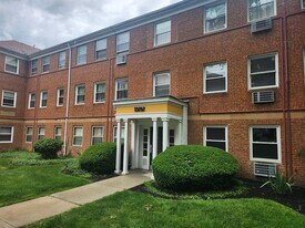 13797 Cedar Rd, Unit #202 in South Euclid, OH - Building Photo