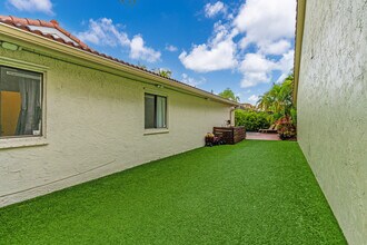 15139 SW 92nd Terrace in Miami, FL - Building Photo - Building Photo