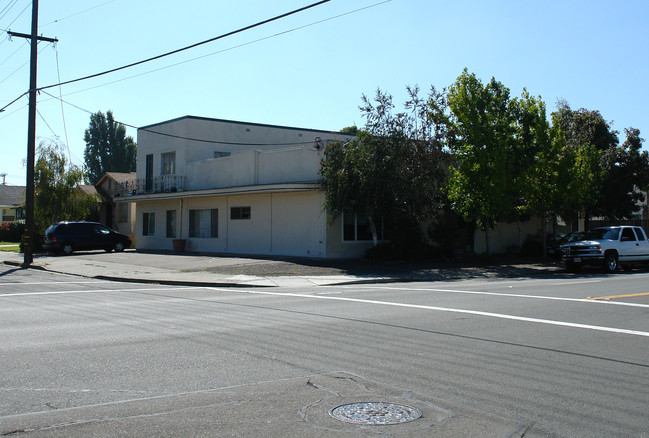 638 Amador St in Vallejo, CA - Foto de edificio - Building Photo