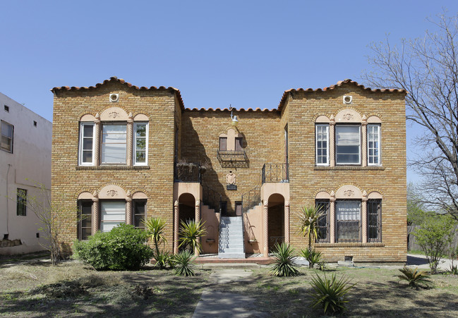 1505 W Woodlawn Ave in San Antonio, TX - Building Photo - Building Photo