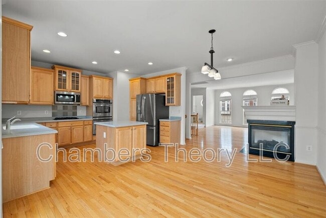 8453 Kirby Lionsdale Dr in Lorton, VA - Building Photo - Building Photo