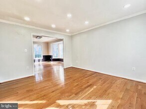 33 Christopher Way in Stafford, VA - Foto de edificio - Building Photo
