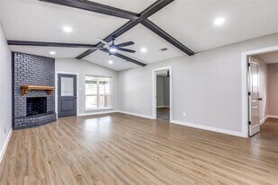 1235 Mill Valley Dr in Plano, TX - Building Photo