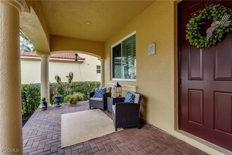 8309 Sumner Ave in Ft. Myers, FL - Foto de edificio - Building Photo