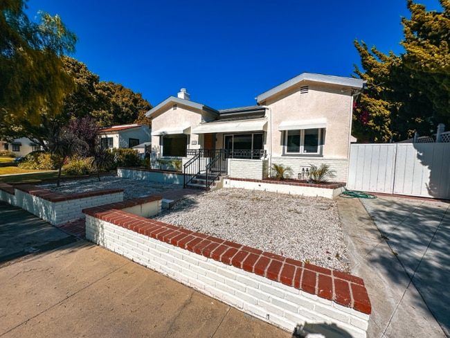 1504 S Dodson Ave in Los Angeles, CA - Building Photo - Building Photo