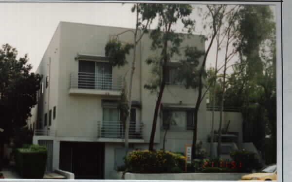 4356 Colfax Ave in Studio City, CA - Foto de edificio - Building Photo