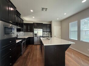 2757 Overlook Point Dr in Escondido, CA - Building Photo - Building Photo