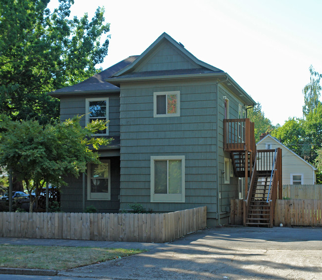 1183-1185 Church St in Salem, OR - Foto de edificio - Building Photo