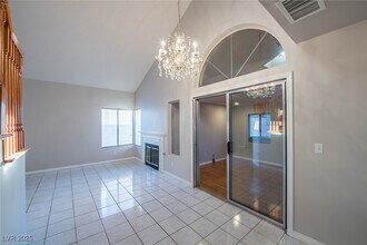 7129 Paradise Bay Dr in Las Vegas, NV - Building Photo - Building Photo