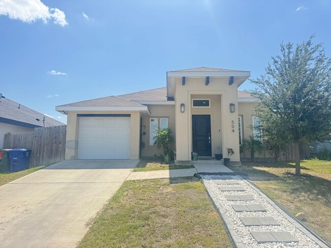 504 Graneros Ave in Laredo, TX - Building Photo - Building Photo