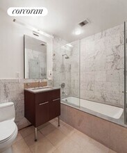 261 W 28th St in New York, NY - Building Photo - Building Photo