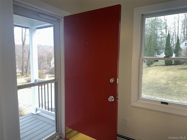 3983 Old Crompond Rd in Cortlandt Manor, NY - Building Photo - Building Photo