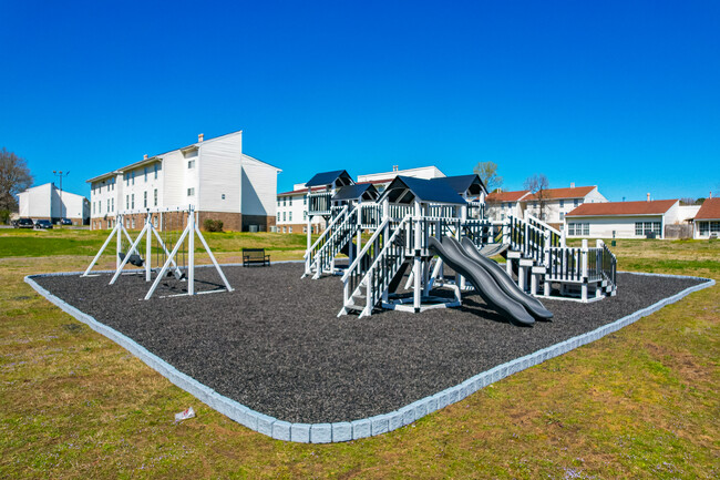 Aubrey Apartments in Petersburg, VA - Building Photo - Building Photo