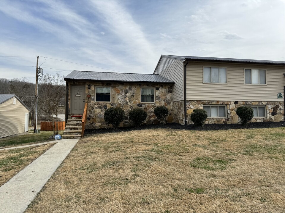 Waters Edge Apartment Homes in Kingston, TN - Building Photo