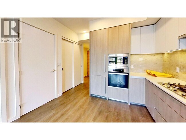 6633 Buswell St in Richmond, BC - Building Photo - Building Photo