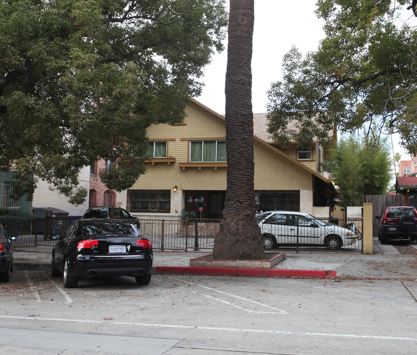 1847 N Gramercy Pl in Hollywood, CA - Building Photo