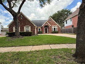 5010 Rebel Ridge Dr in Sugar Land, TX - Building Photo